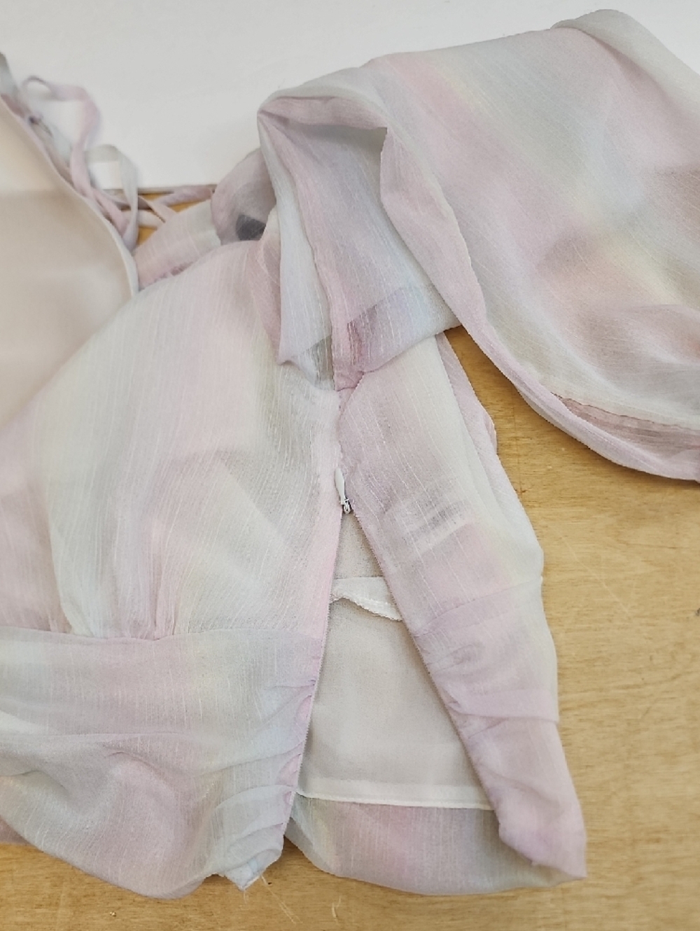 Forever 21 Sheer Pastel Blouse Ruched Waist Puff Sleeve V Neck Size Small - Picture 10 of 10